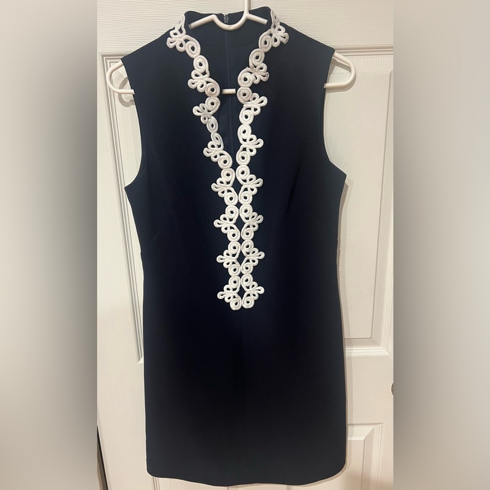 Vince Camuto size 8, like new, with Lily Pulitzer vibes, perfect for summer. - Picture 2 of 2